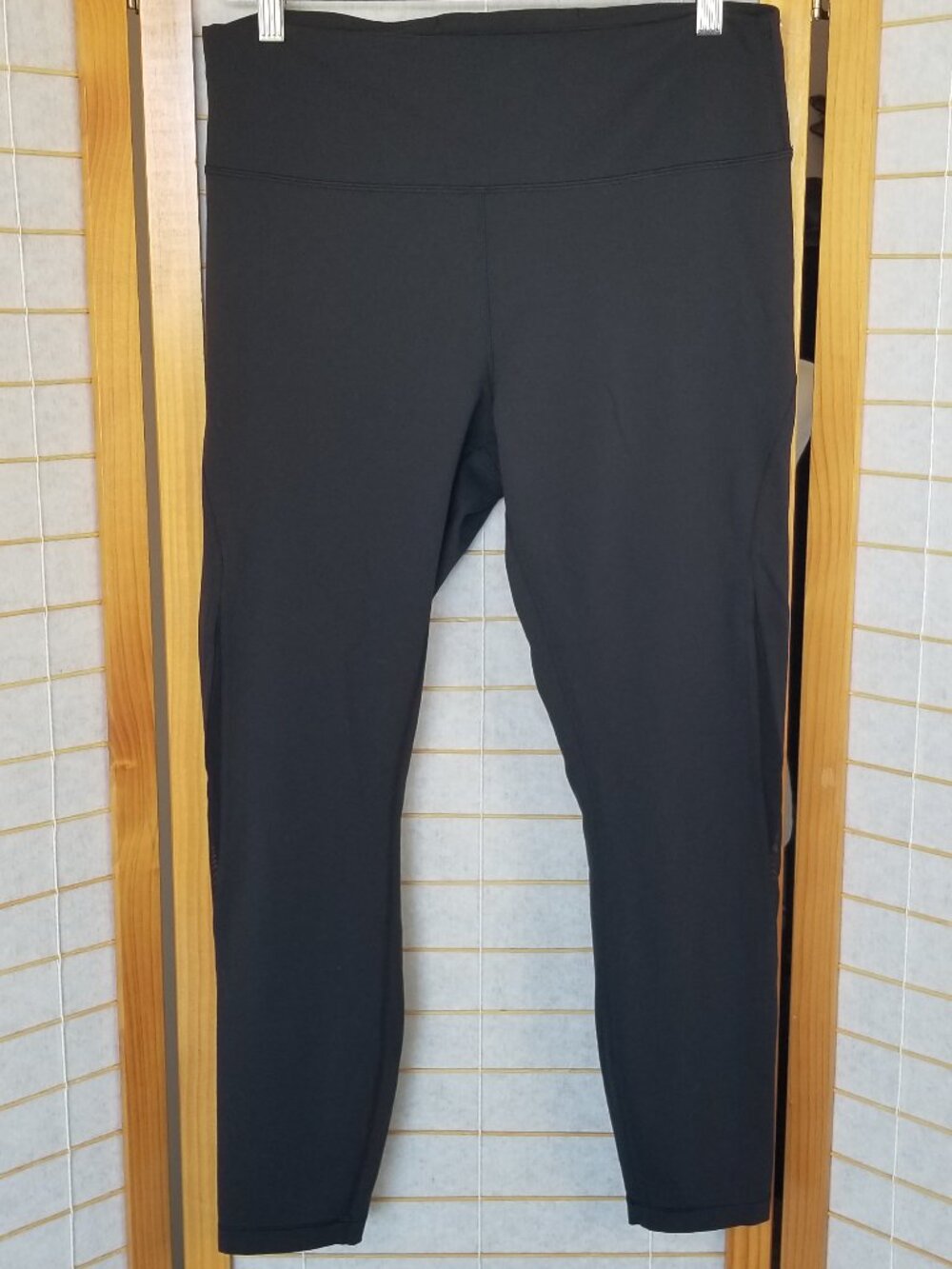 Lululemon Leggings Black Wunder Train High-Rise Tight 25" with Mesh Panels Sz 12
